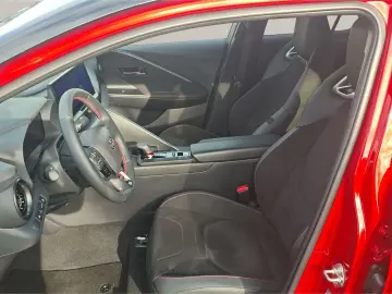 C-HR Plug-In Hybrid  GR Sport Premiere !!