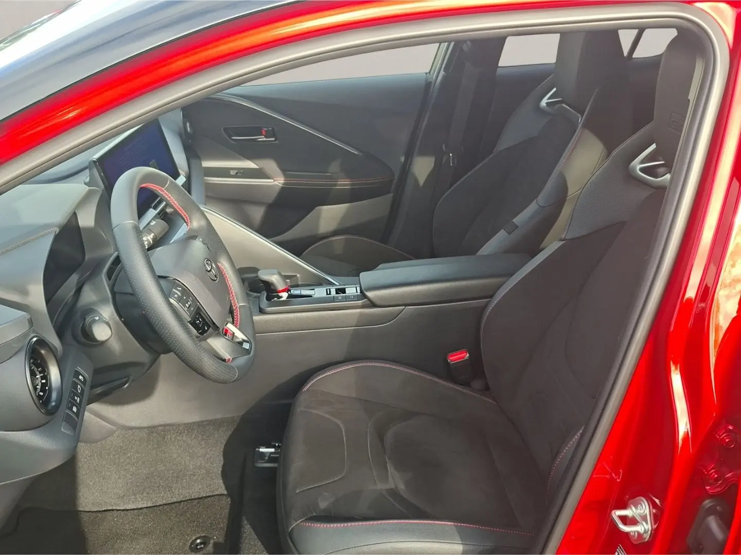 C-HR Plug-In Hybrid  GR Sport Premiere !!