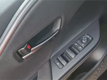 C-HR Plug-In Hybrid  GR Sport Premiere !!