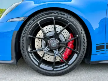 911 992 GT3 SCHALE MATRIX LIFT BOSE RKAM APROVED