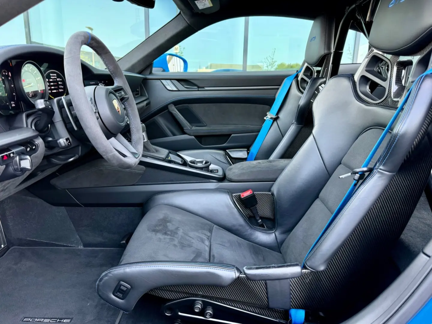 911 992 GT3 SCHALE MATRIX LIFT BOSE RKAM APROVED