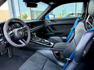 911 992 GT3 SCHALE MATRIX LIFT BOSE RKAM APROVED