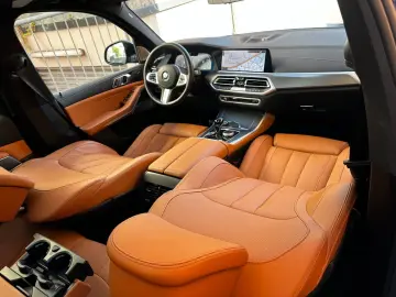 X5 xDr45 e M Sport B&W AHK Pano Sitzkl Massage