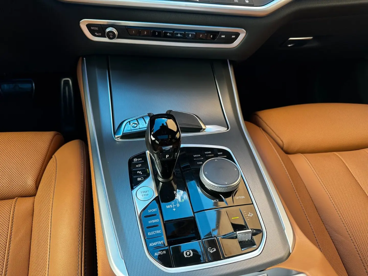 X5 xDr45 e M Sport B&W AHK Pano Sitzkl Massage