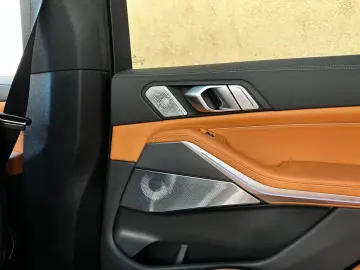 X5 xDr45 e M Sport B&W AHK Pano Sitzkl Massage