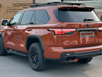 Toyota Sequoia TRD Pro 4WD i-FORCE MAX