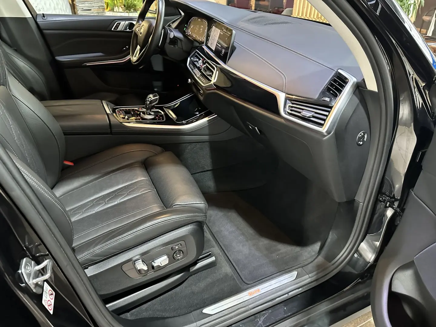 X5 45e Innovations 4XSHZ LED R.Cam Nav HUD 22LM