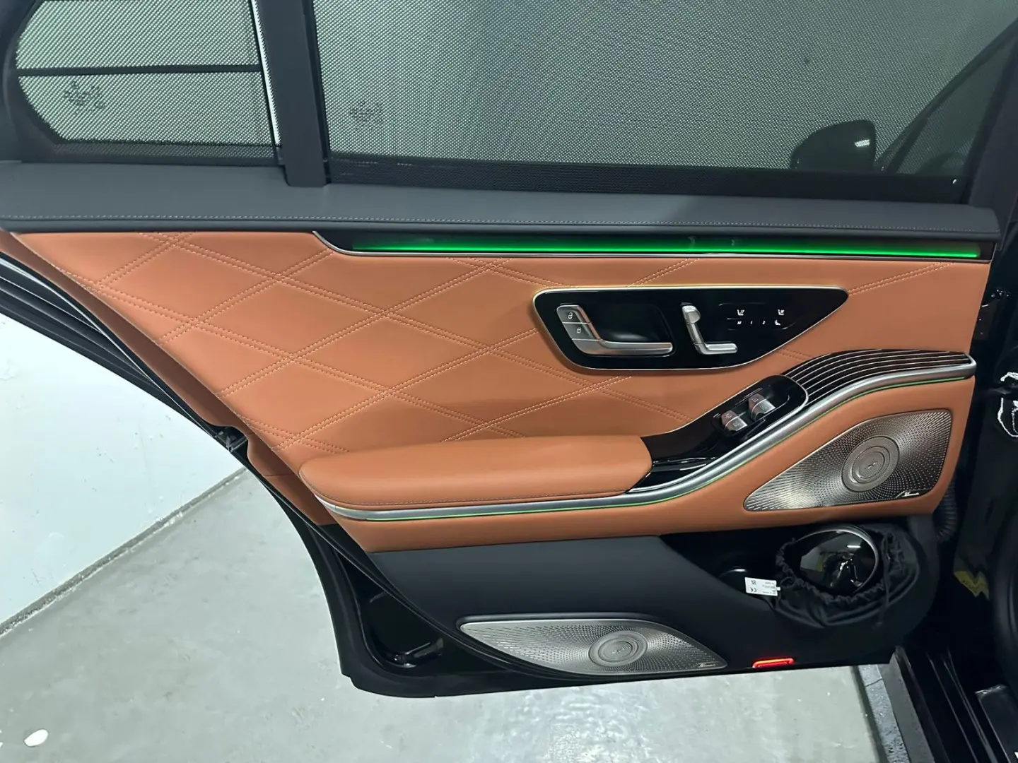 S 63 E Performance L  KERAMIK TV CARBON 4D