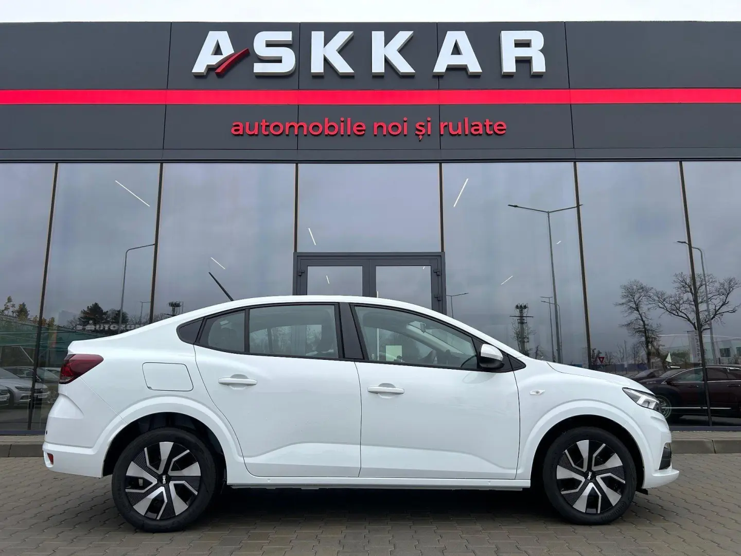 Dacia Logan ECO-G 100 MT6 Expression 2025