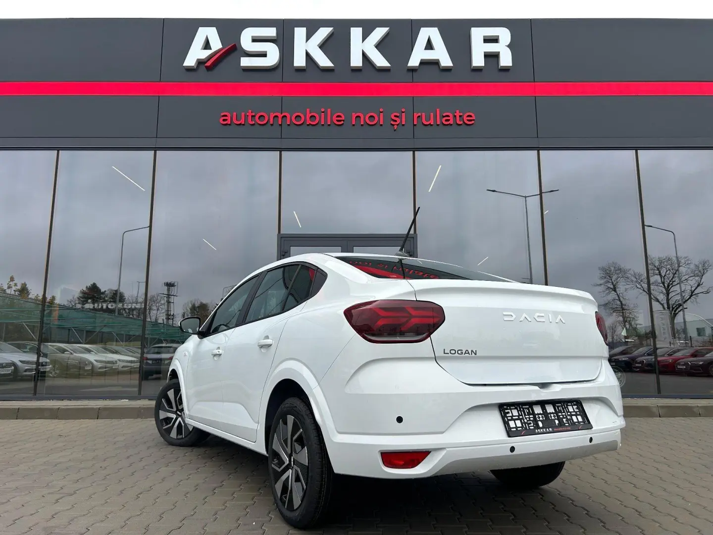 Dacia Logan ECO-G 100 MT6 Expression 2025