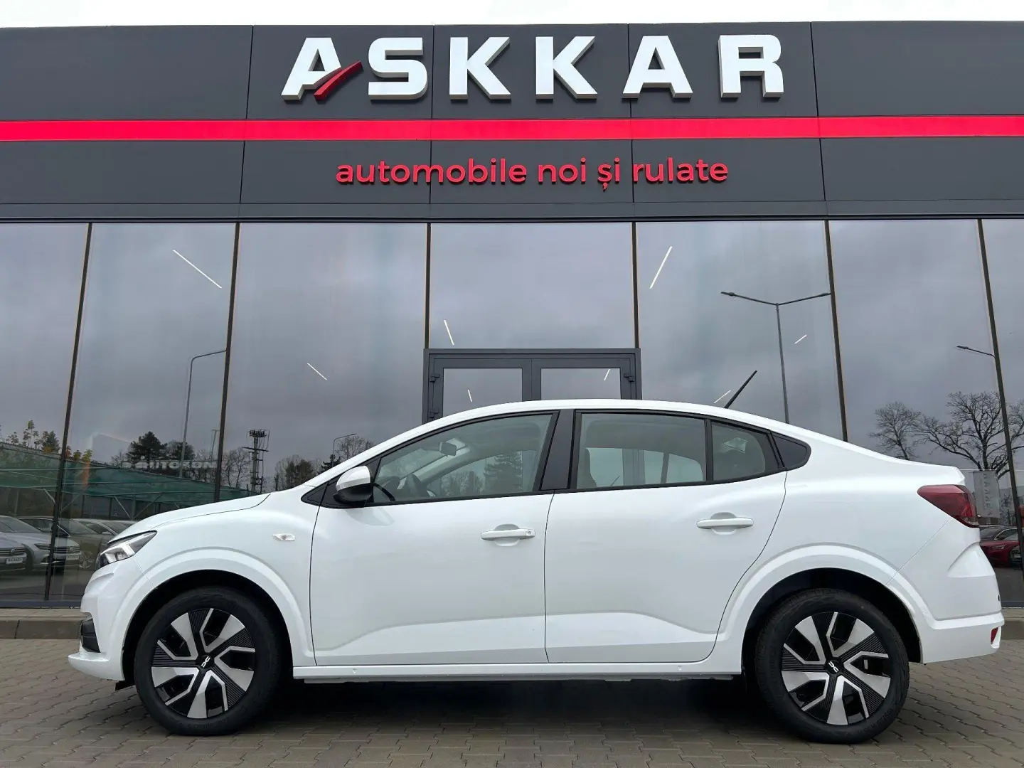 Dacia Logan ECO-G 100 MT6 Expression 2025