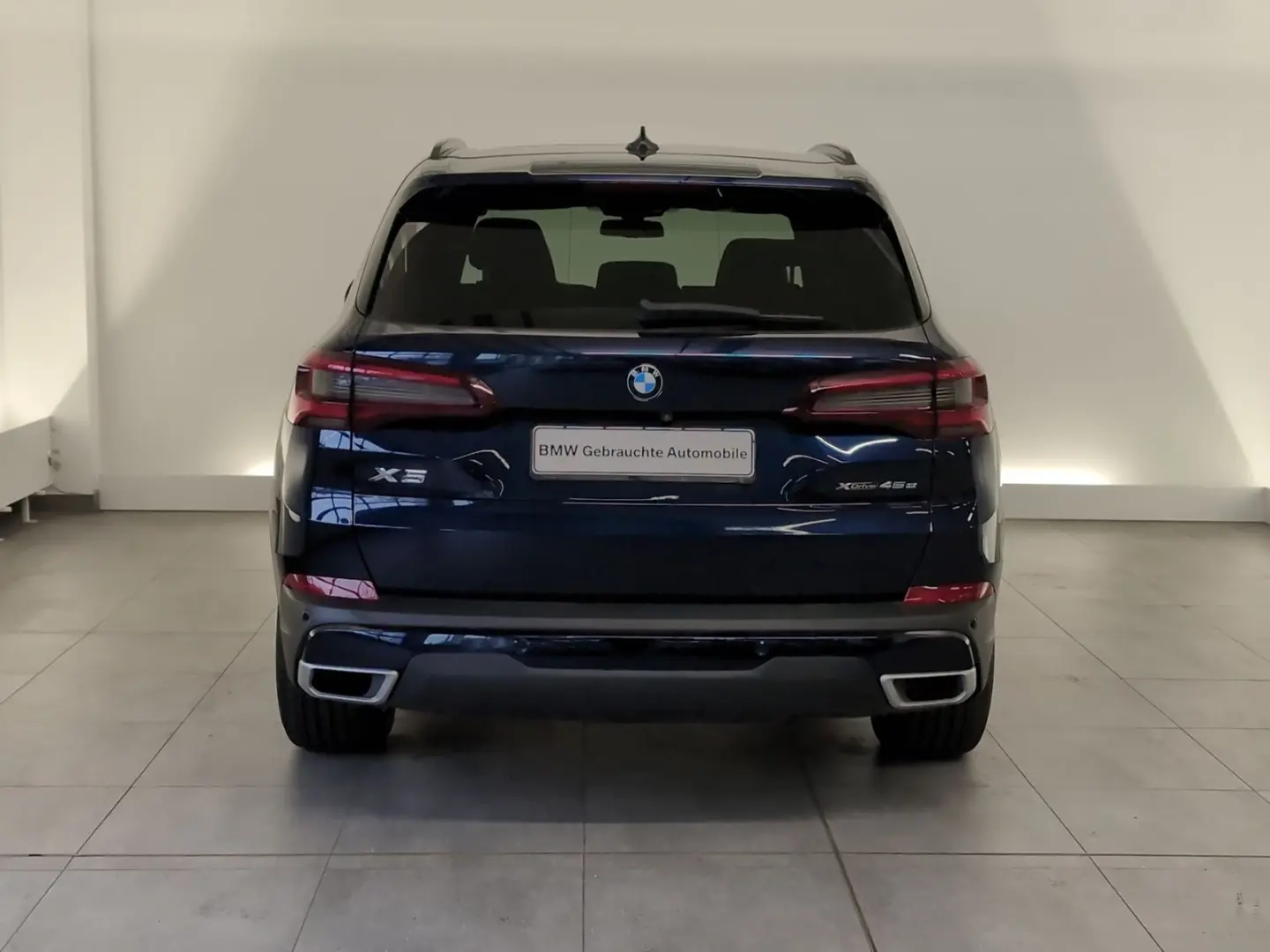 X5 xDr45e Laser DisplayKey H&K AmbientAir HUD GestureControl