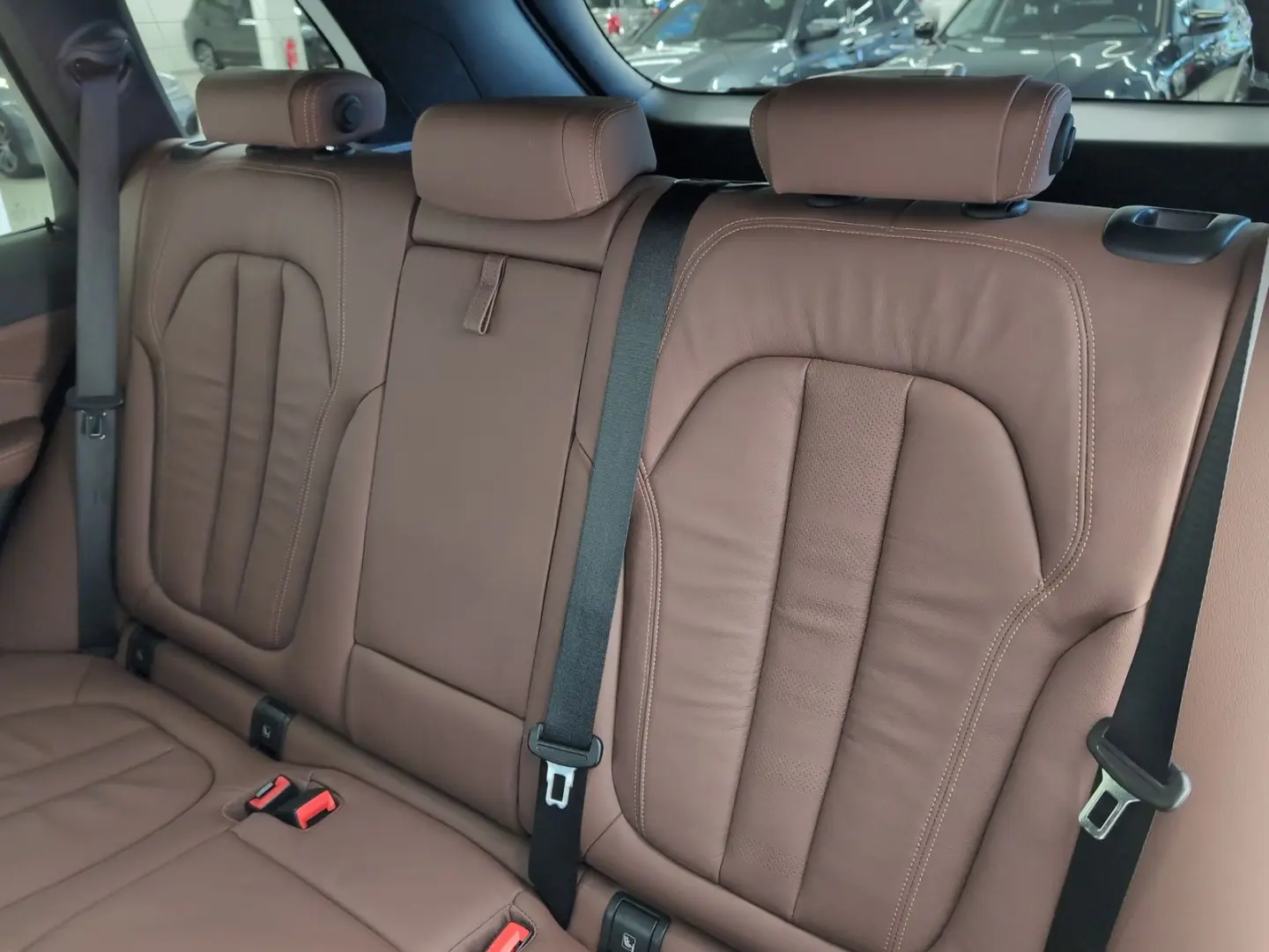 X5 xDr45e Laser DisplayKey H&K AmbientAir HUD GestureControl