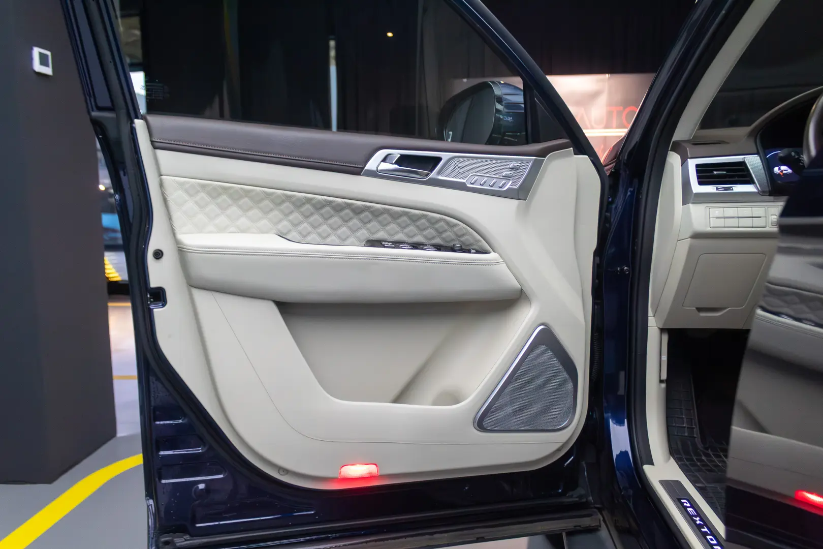 Ssangyong REXTON G4  PREMIUM 2.2E-XD I202 CP 4WD AT8