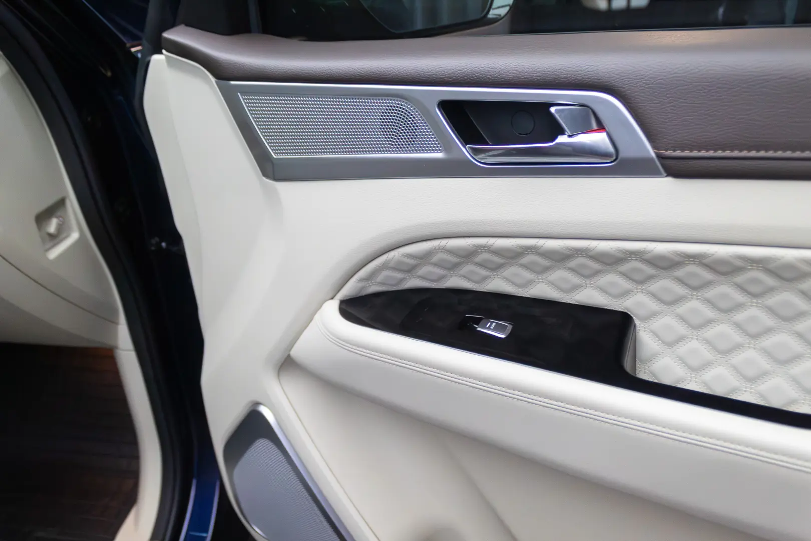 Ssangyong REXTON G4  PREMIUM 2.2E-XD I202 CP 4WD AT8