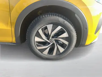 Noul T-Roc Life 1.5 eTSI DSG