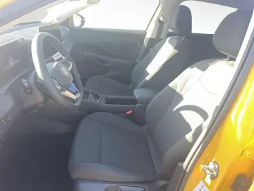 Noul T-Roc Life 1.5 eTSI DSG