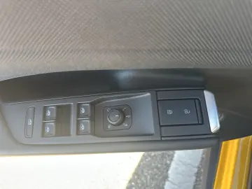 Noul T-Roc Life 1.5 eTSI DSG