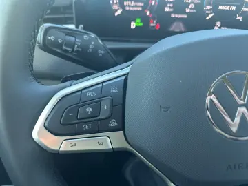 Noul T-Roc Life 1.5 eTSI DSG