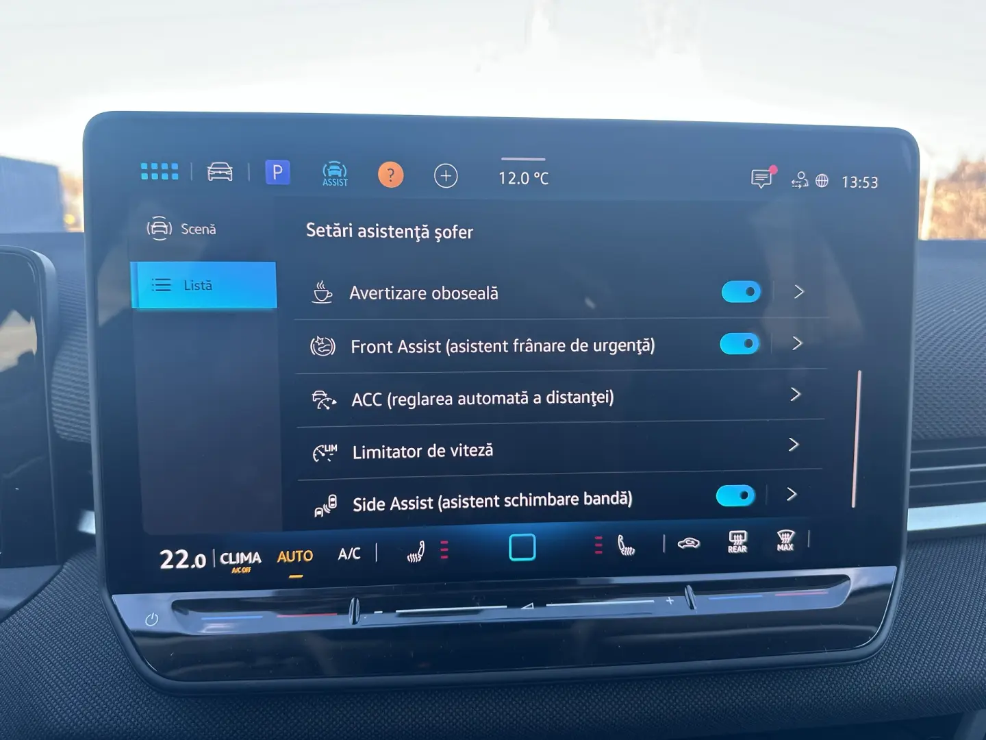 Noul T-Roc Life 1.5 eTSI DSG