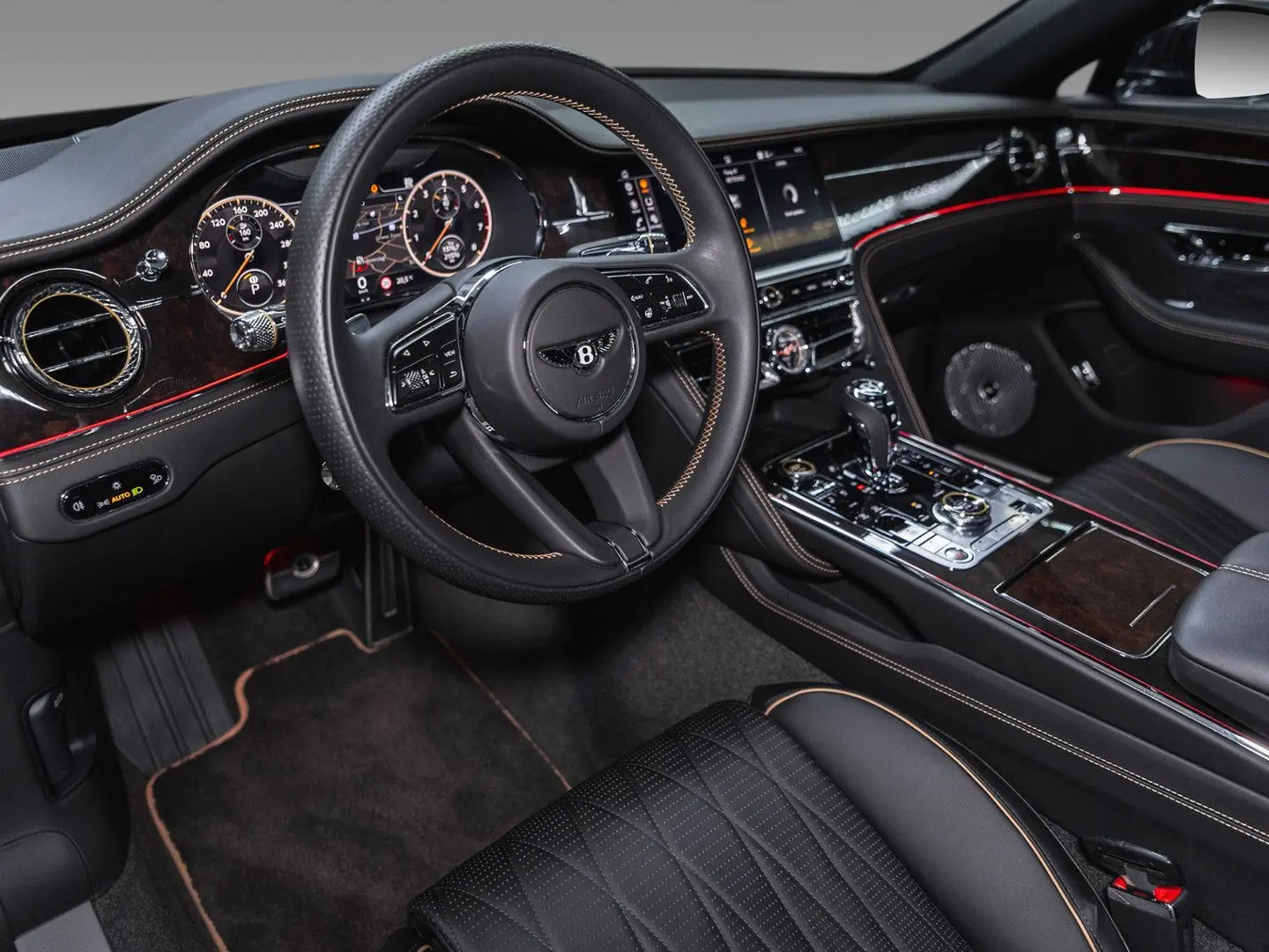 Flying Spur W12 MY22   NAIM   Rotating Display