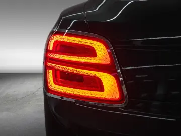 Flying Spur W12 MY22   NAIM   Rotating Display