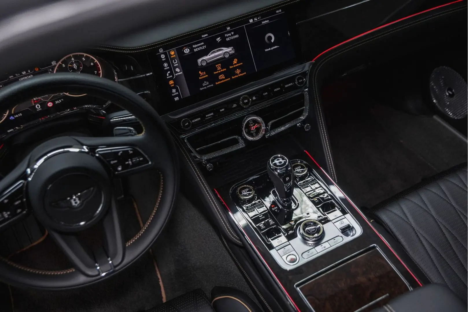 Flying Spur W12 MY22   NAIM   Rotating Display