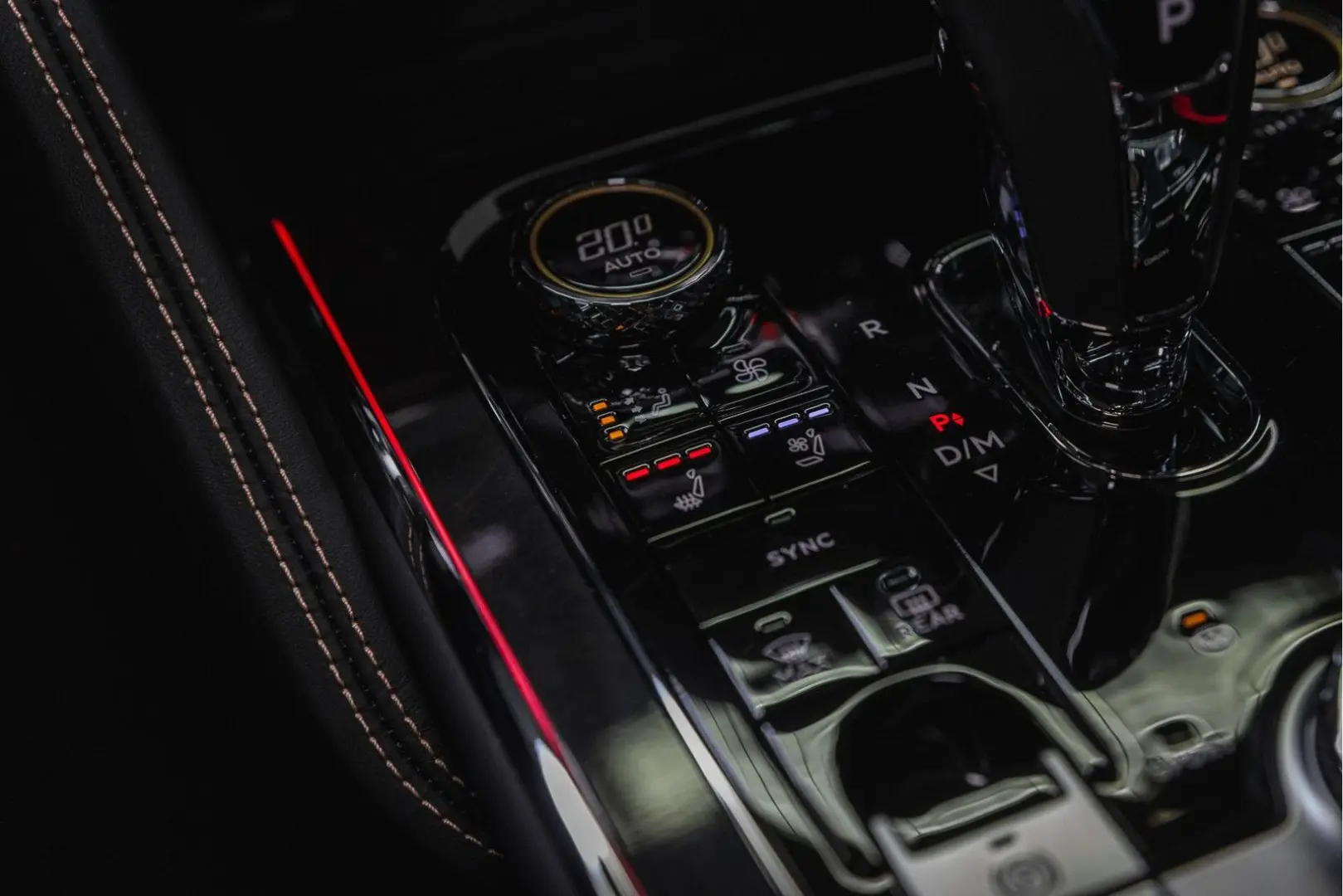 Flying Spur W12 MY22   NAIM   Rotating Display