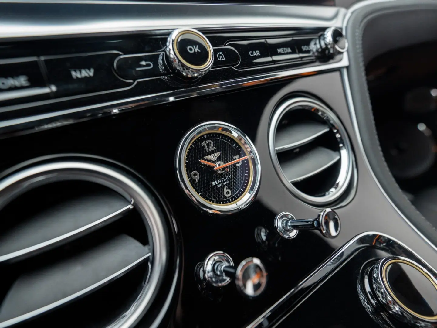 Continental GTC Speed W12  Naim