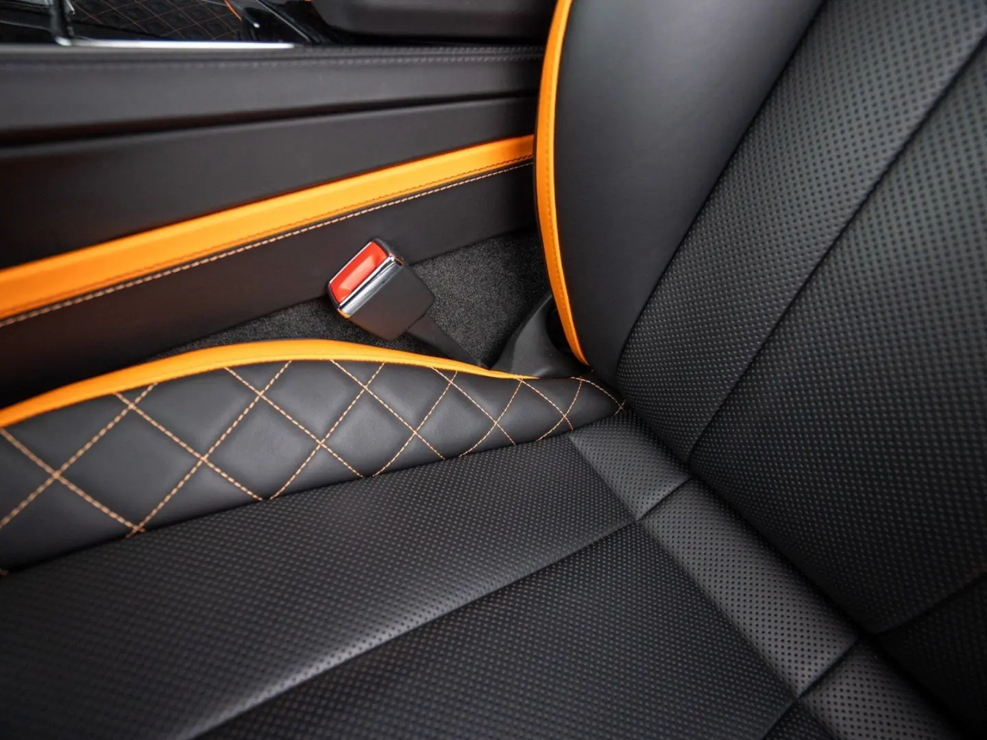 Continental GTC Speed W12  Naim