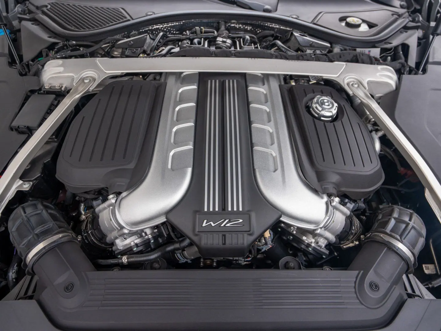 Continental GTC Speed W12  Naim