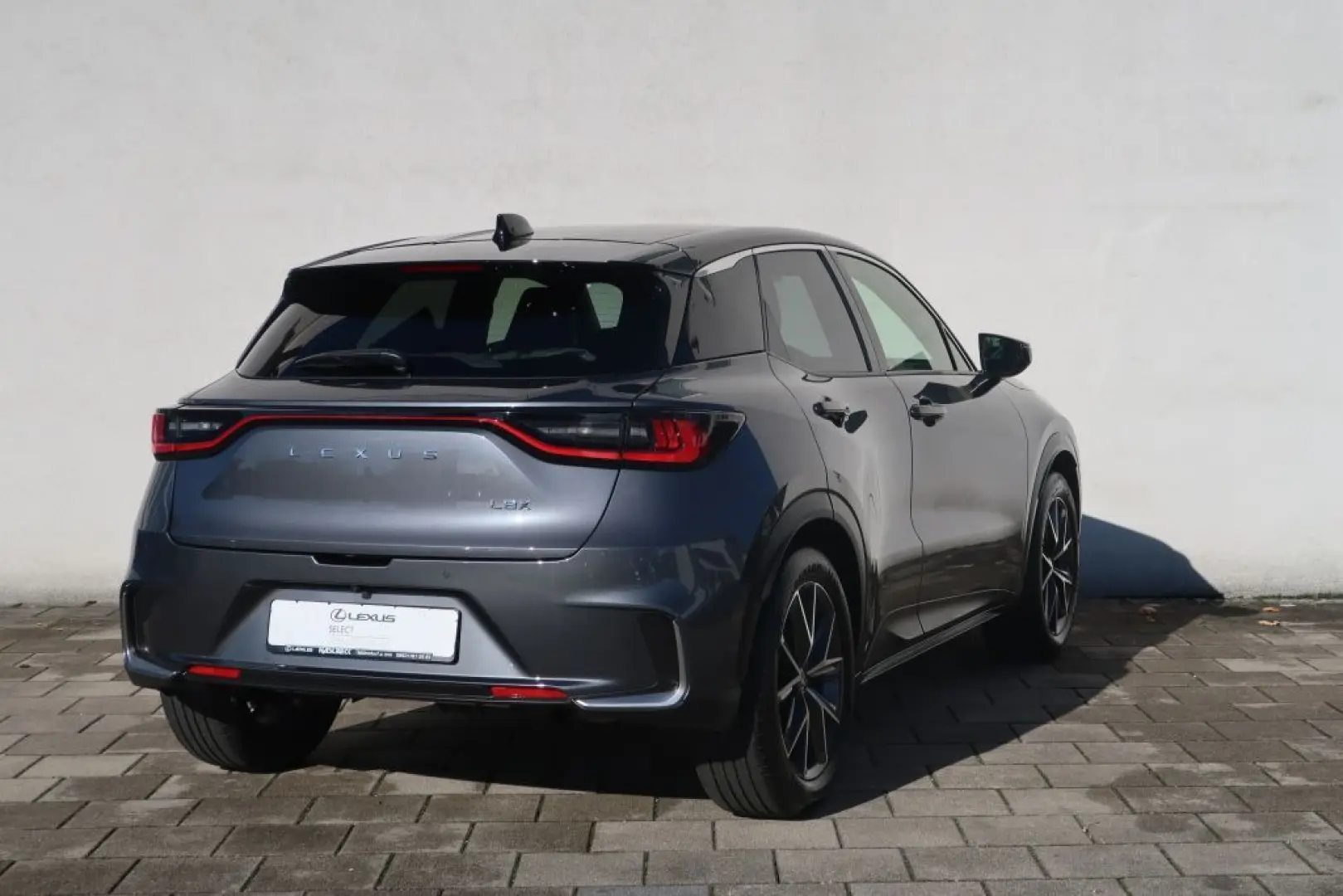 LBX AWD E-Four Emotion