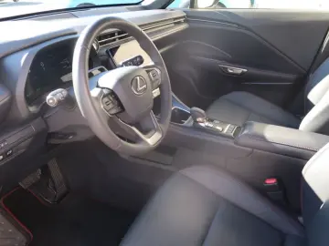 LBX AWD E-Four Emotion