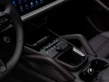 Porsche Cayenne E-Hybrid Coupe nou garantie