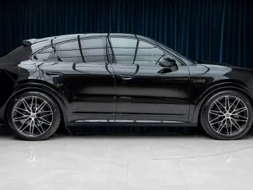 Porsche Cayenne E-Hybrid Coupe nou garantie