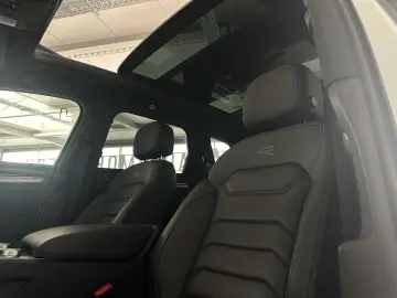 Touareg R-Line  PANO STHZ 360  LUFT AHK DYN