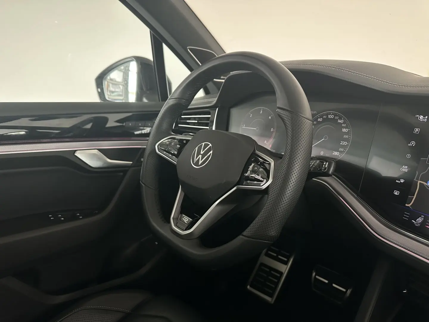 Touareg R-Line  PANO STHZ 360  LUFT AHK DYN