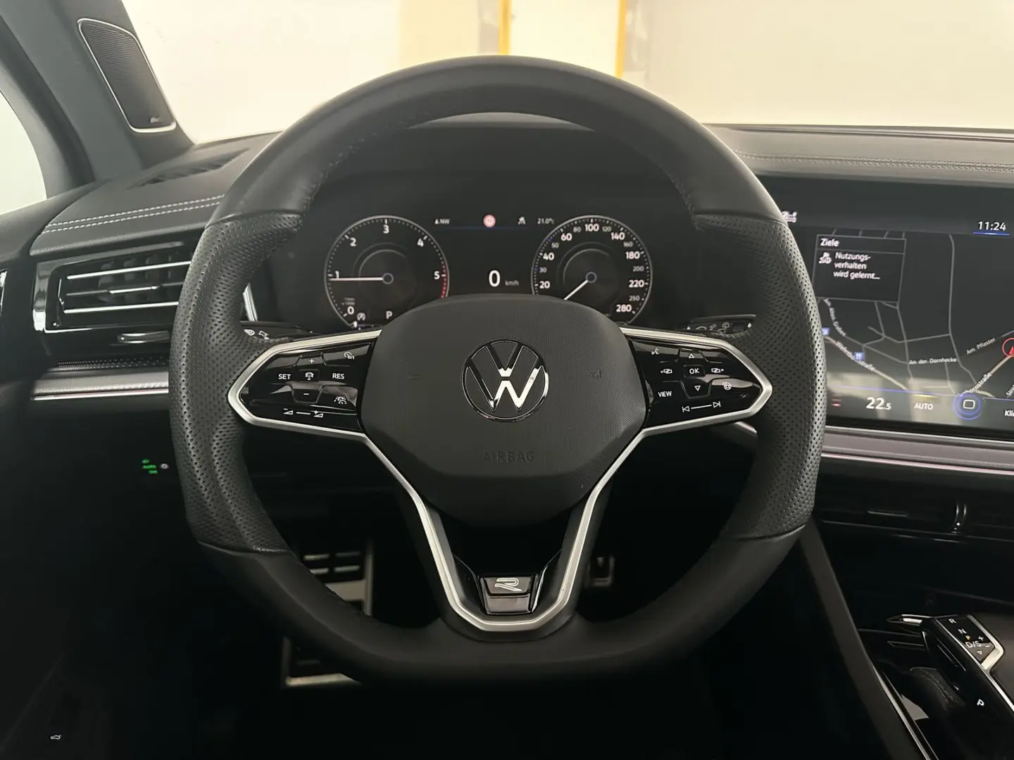 Touareg R-Line  PANO STHZ 360  LUFT AHK DYN