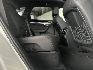 Touareg R-Line  PANO STHZ 360  LUFT AHK DYN