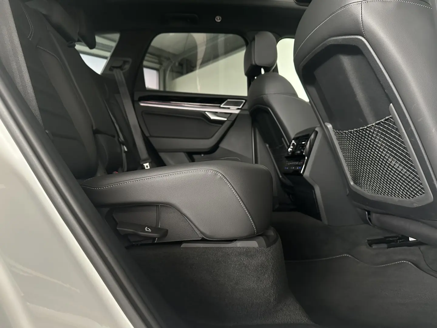 Touareg R-Line  PANO STHZ 360  LUFT AHK DYN