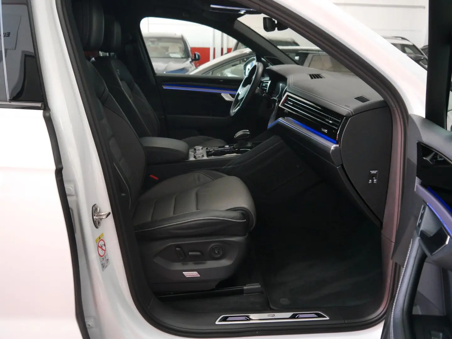 Touareg 4Motion MASSAGE PANO 360 KAM HUD KEYLESS