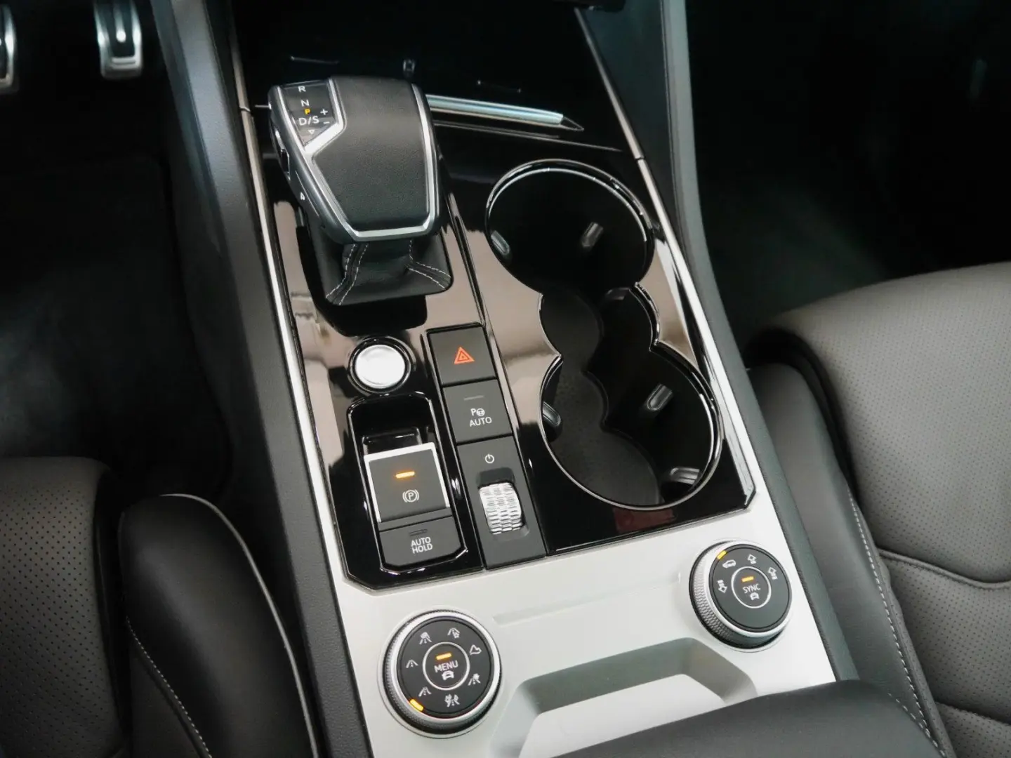 Touareg 4Motion MASSAGE PANO 360 KAM HUD KEYLESS