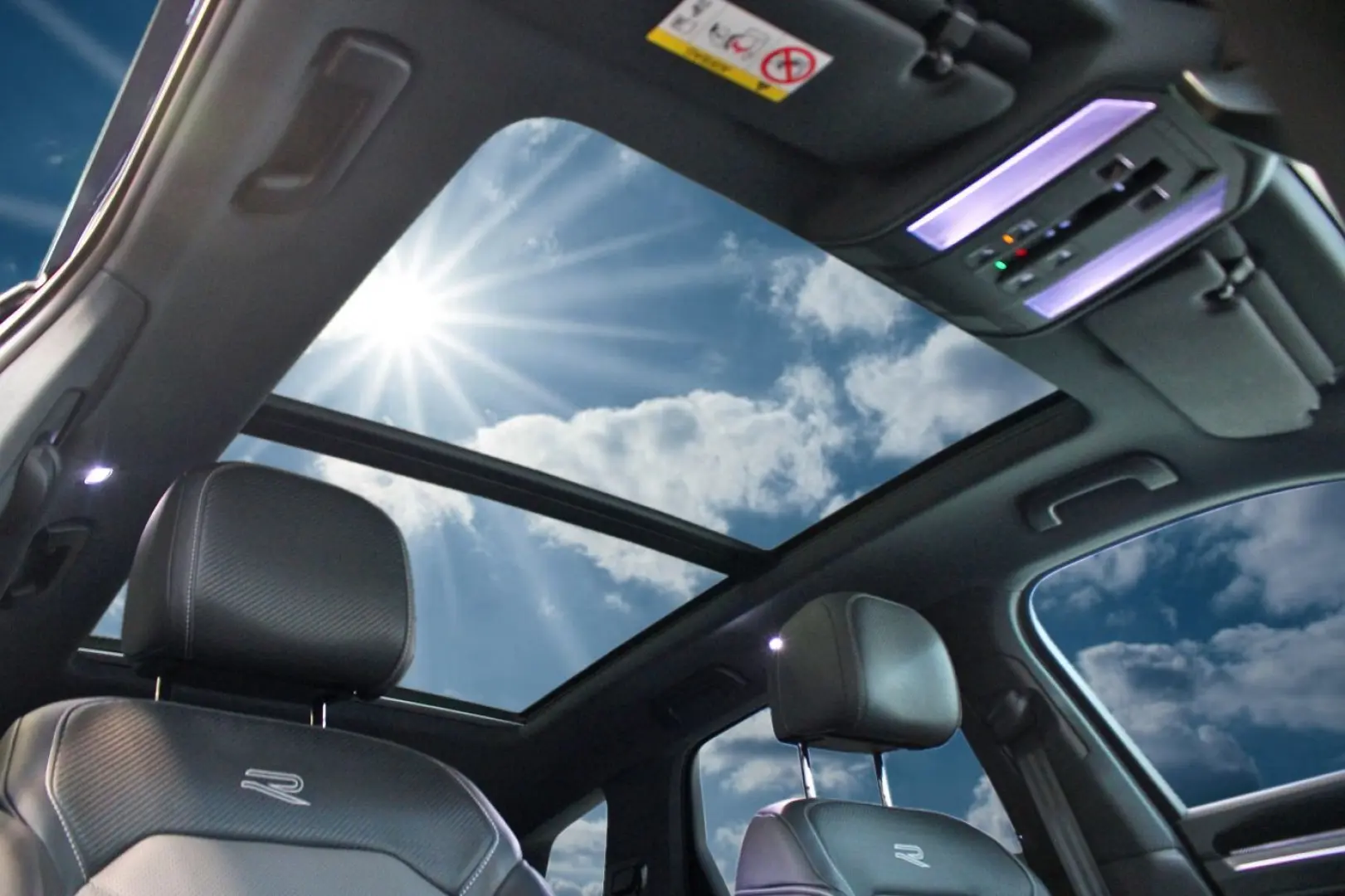 Touareg 3.0 V6 TDI R-Line 4x4 PANO AirSusp Sound