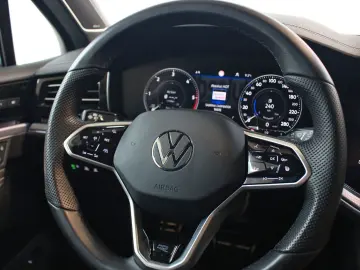 Touareg 3.0 V6 TDI R-Line 4x4 PANO AirSusp Sound