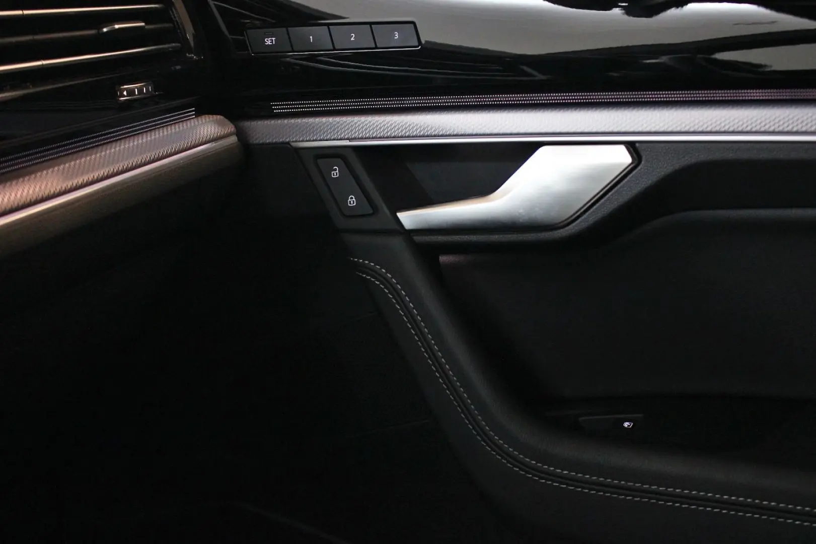 Touareg 3.0 V6 TDI R-Line 4x4 PANO AirSusp Sound