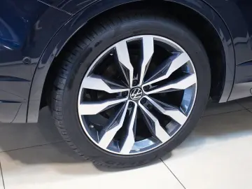 Touareg 3.0 V6 TDI R-Line 4x4 PANO AirSusp Sound