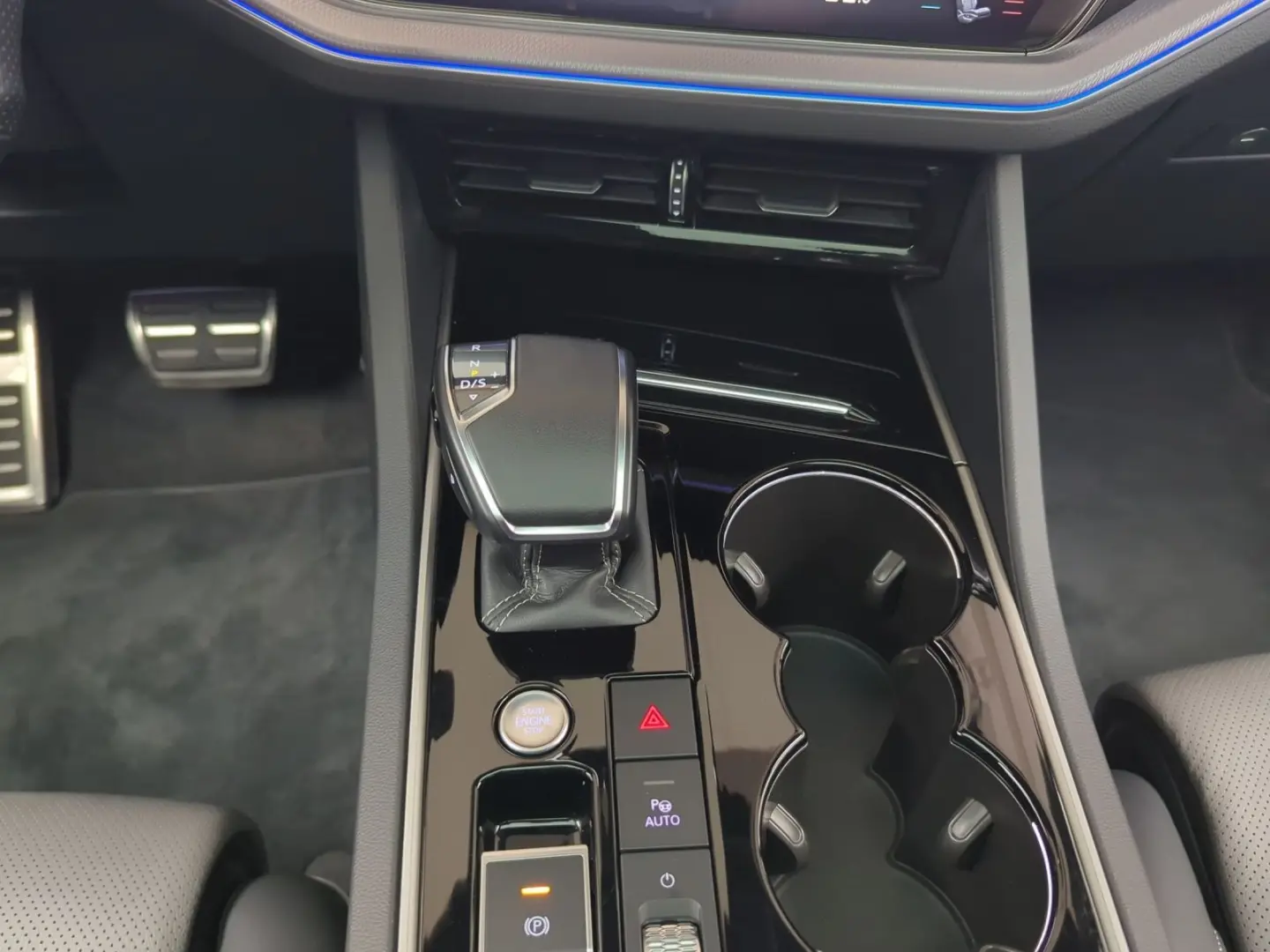 Touareg 3.0 TDI DSG R-LINE BLACK-STYLE IQ.LIGHT