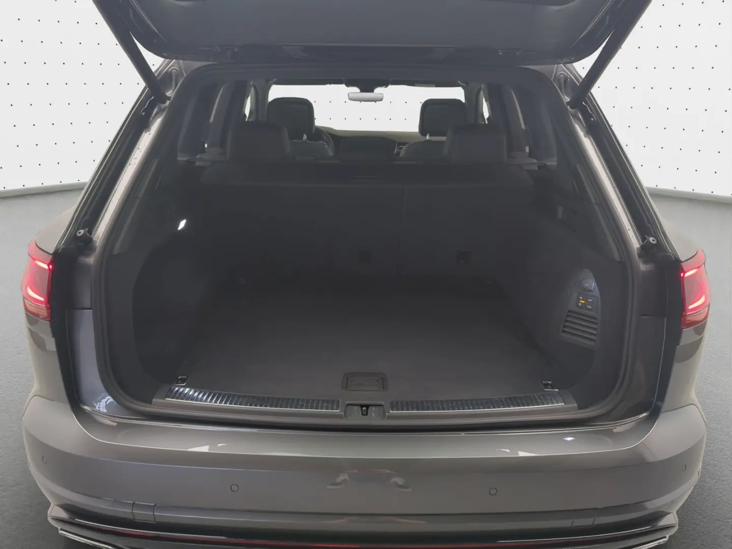 Touareg 3.0 TDI DSG R-LINE BLACK-STYLE IQ.LIGHT