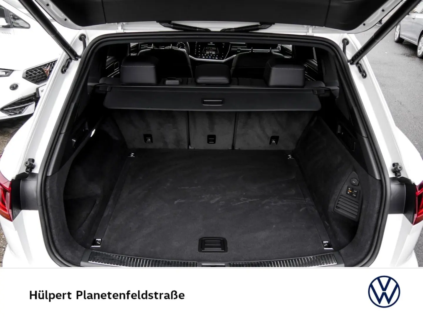 Touareg V6 R-LINE BLACK STYLE PANO AHK 360CAM 21