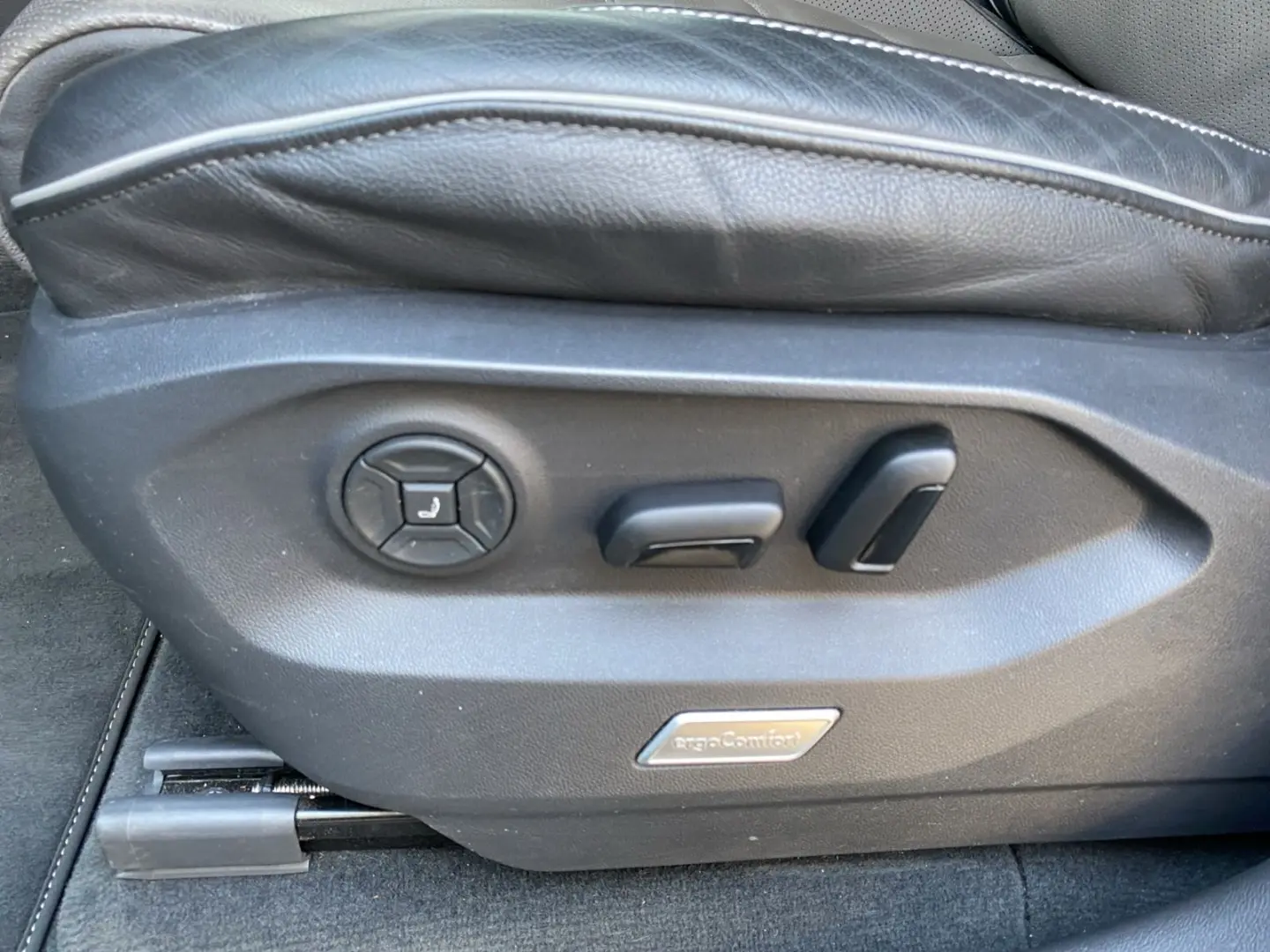 Touareg 3.0 V6 TDI 4Motion R-Line  AHK LUFT NAVI